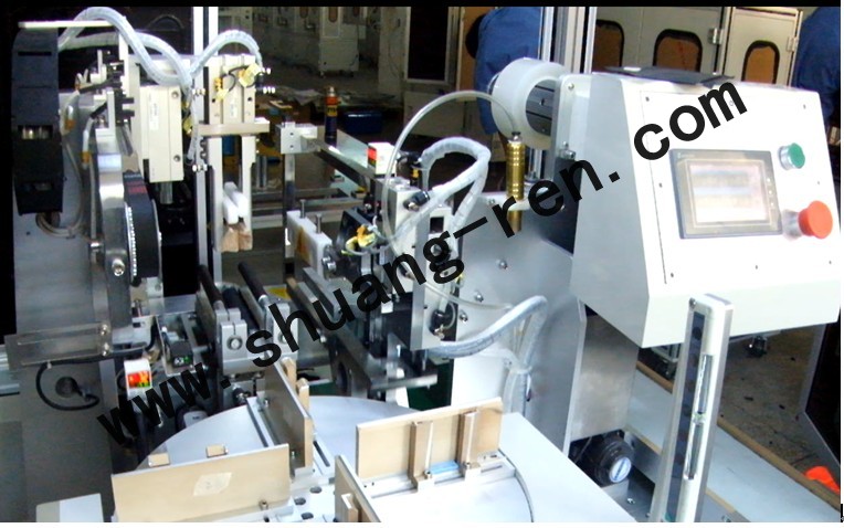 軟(ruǎn)包電池自動貼膜(mó)機